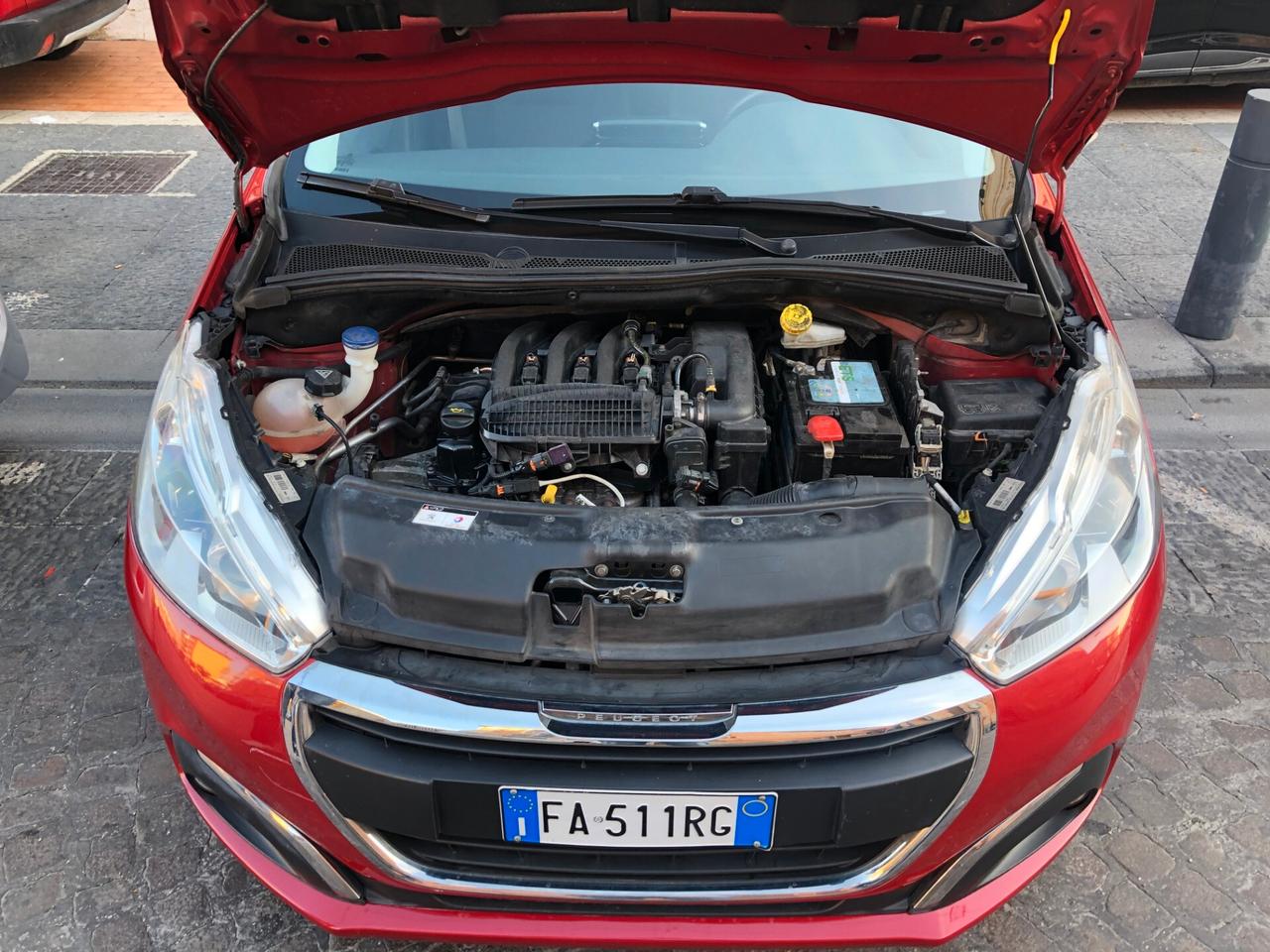 Peugeot 208 PureTech 82 5 porte Allure