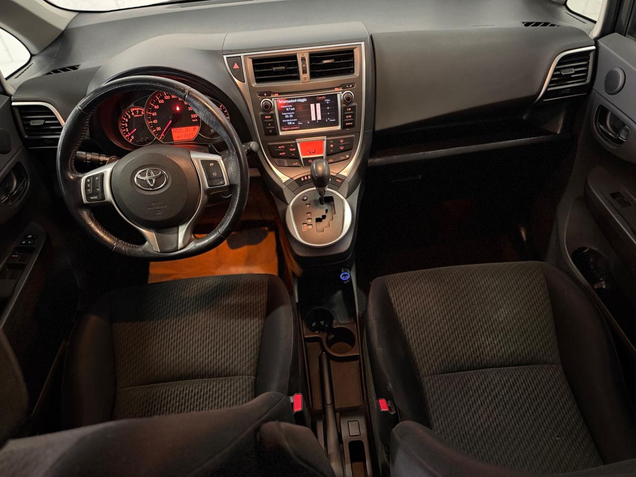 Toyota Verso-S 1.3 MT Active