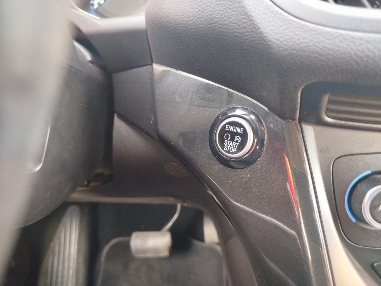 Ford Kuga 1.5 TDCI 120 CV S&S 2WD Powershift ST-Line
