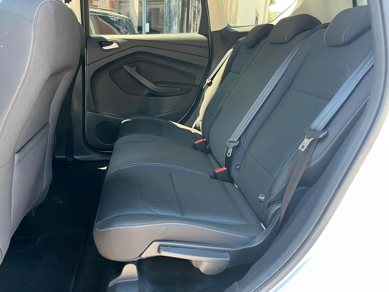Ford Kuga 2.0 TDCI 120 CV S&S 2WD Powershift Business