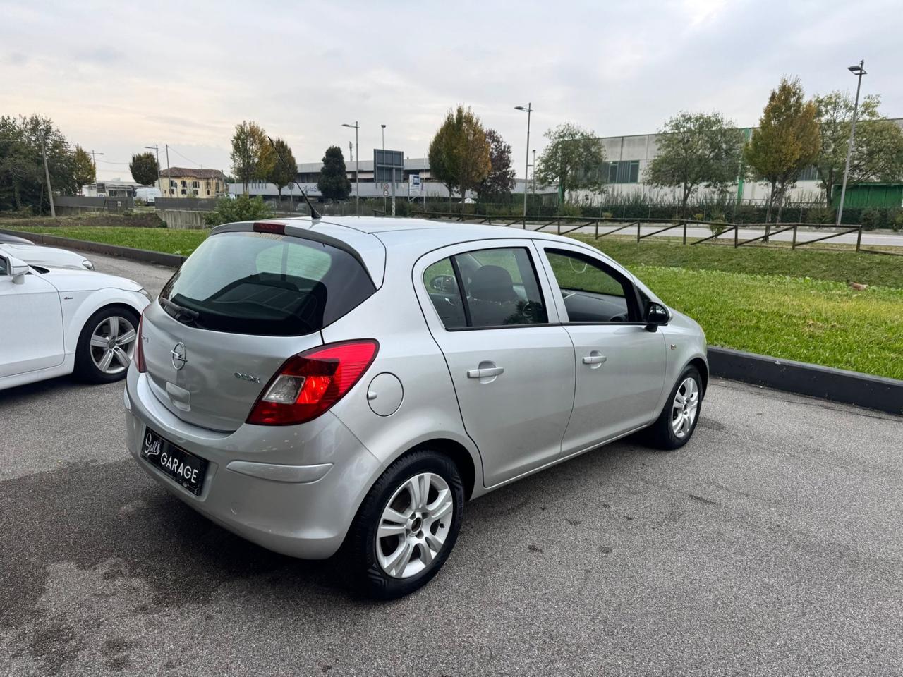 Opel Corsa 1.0 5 porte Neopatentati
