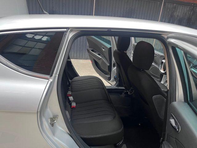 LANCIA Delta 1.6 MJT DPF Silver distribuzione eseguita