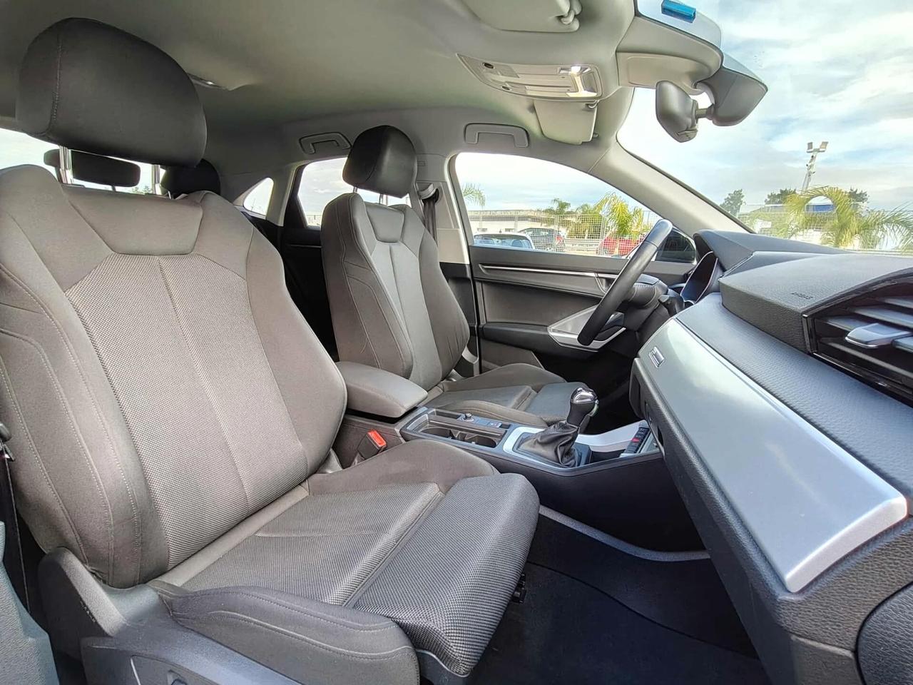 Audi Q3 SPB 35 TDI Identity Black S tronic - 2022