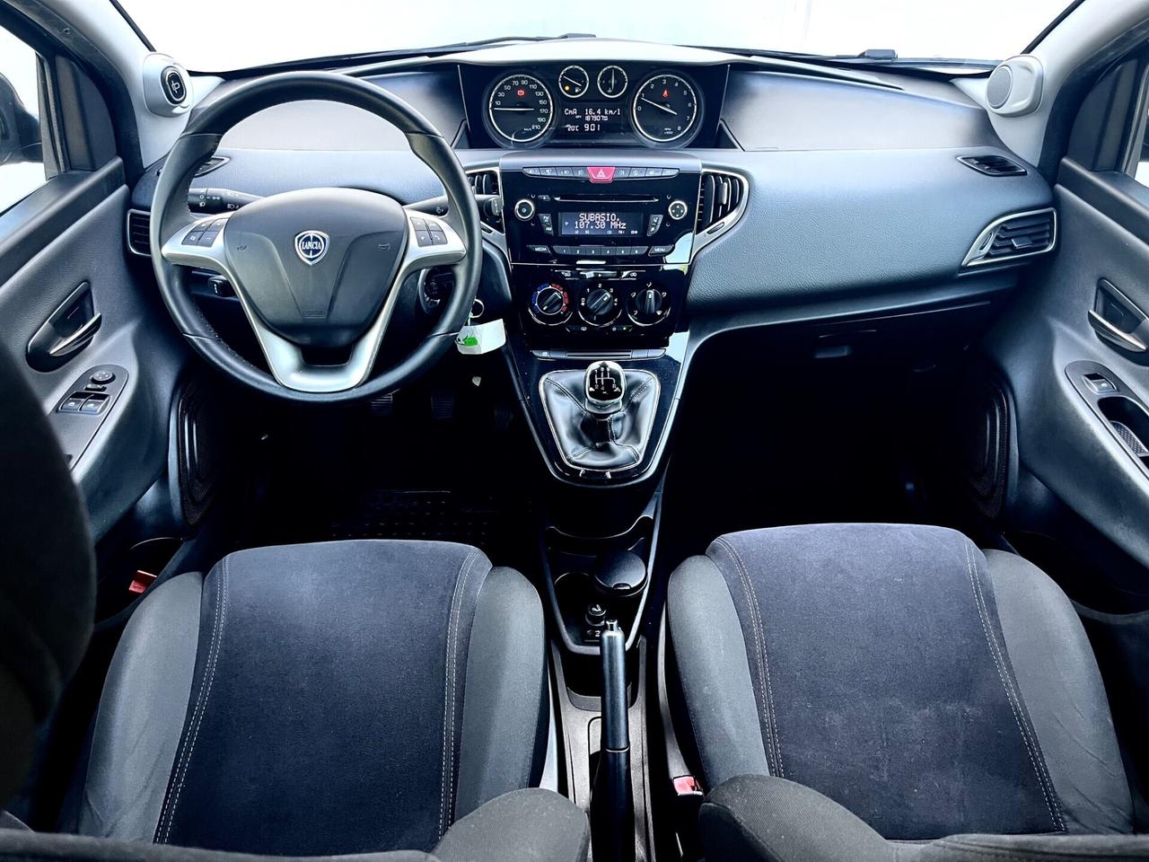 Lancia Ypsilon 1.2 69 CV 5 porte Platinum