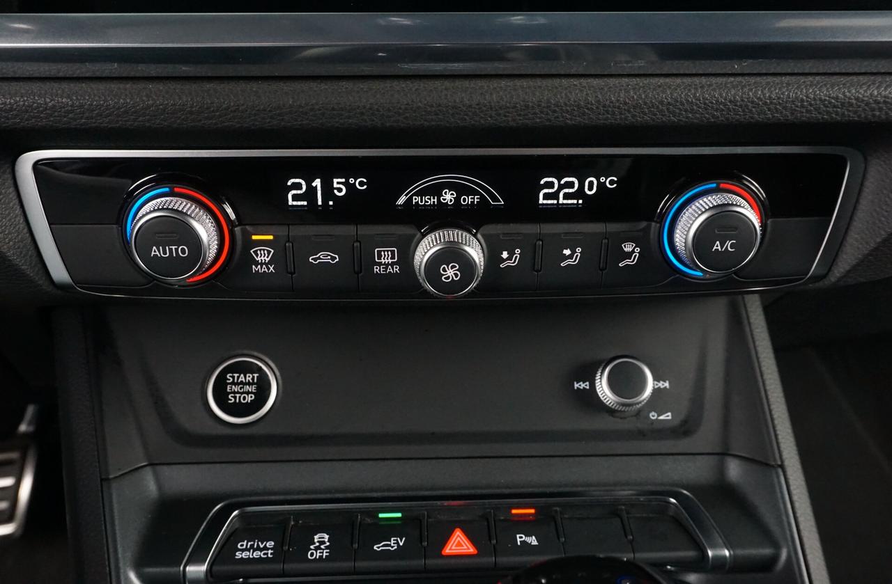 Audi Q3 SPB 45 TFSI E-Tron S tronic line Identity Black