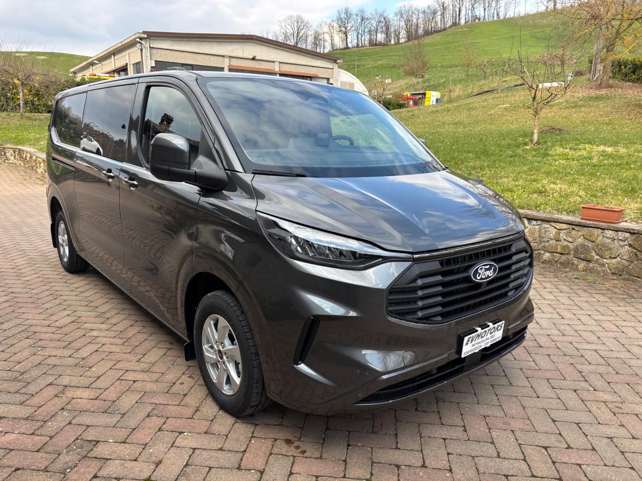 Ford Transit Custom doppia cabina 6 Posti titanum 320 L2H1 PRONTA CONSEGNA