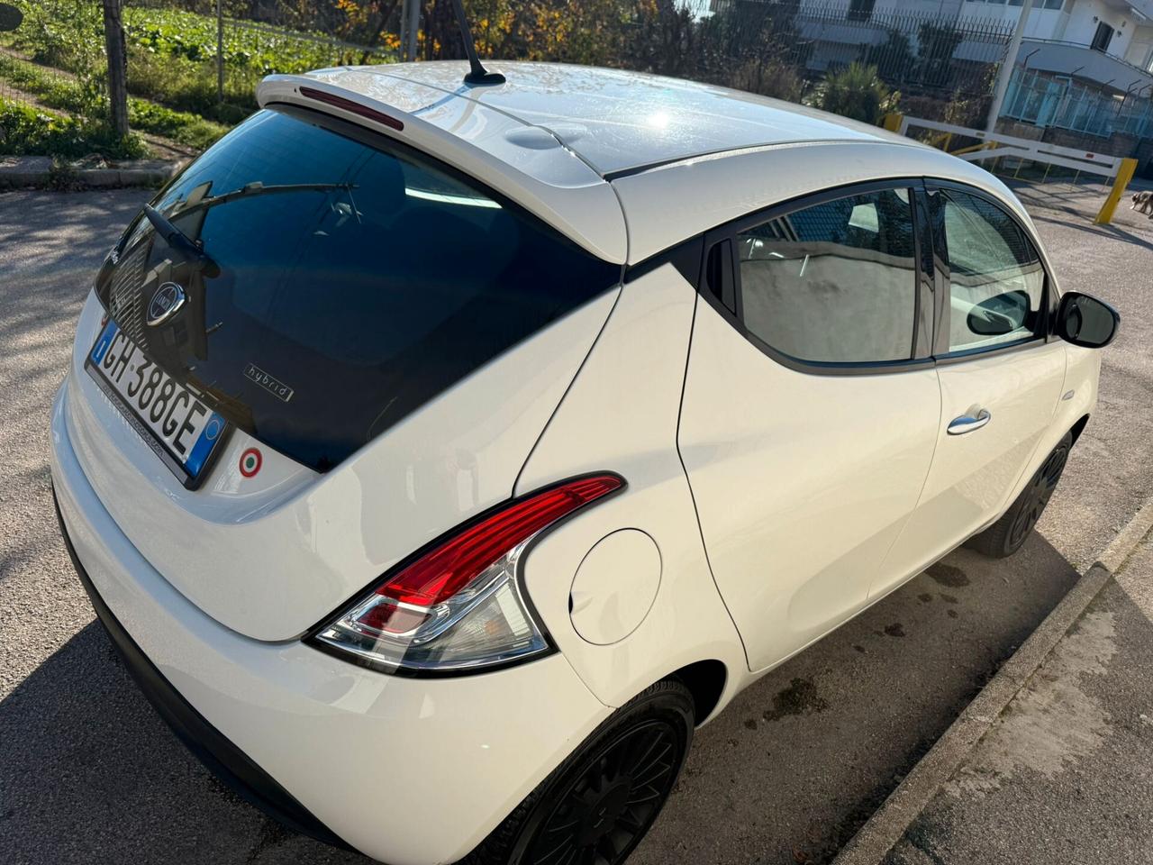 Lancia Ypsilon 1.0 FireFly 5 porte S&S Hybrid Ecochic Gold