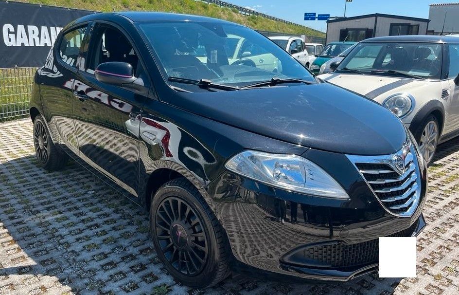 Lancia Ypsilon 1.2 69 CV 5 porte GPL Ecochic Elefantino Rosa-2013