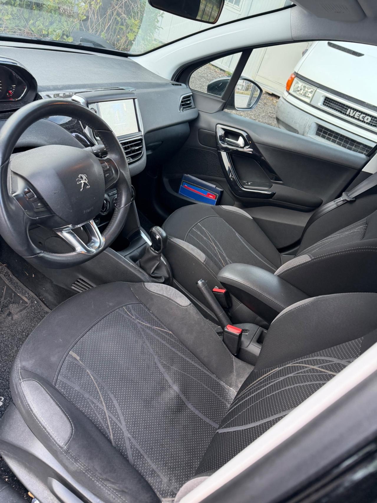 Peugeot 208 1.4 HDi 68 CV 5 porte Allure