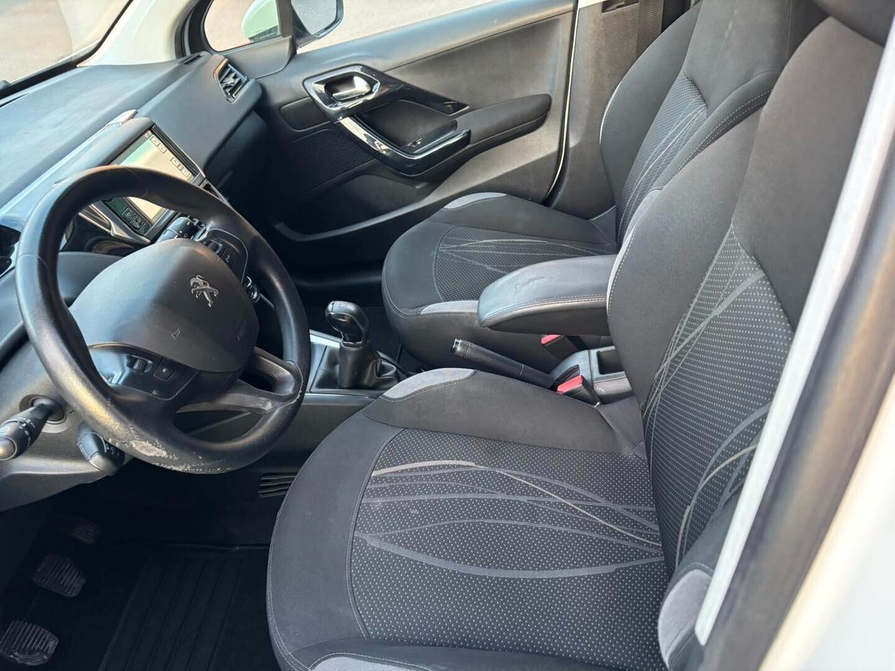 Peugeot 208 1.4 HDi 68 CV 5 porte Business