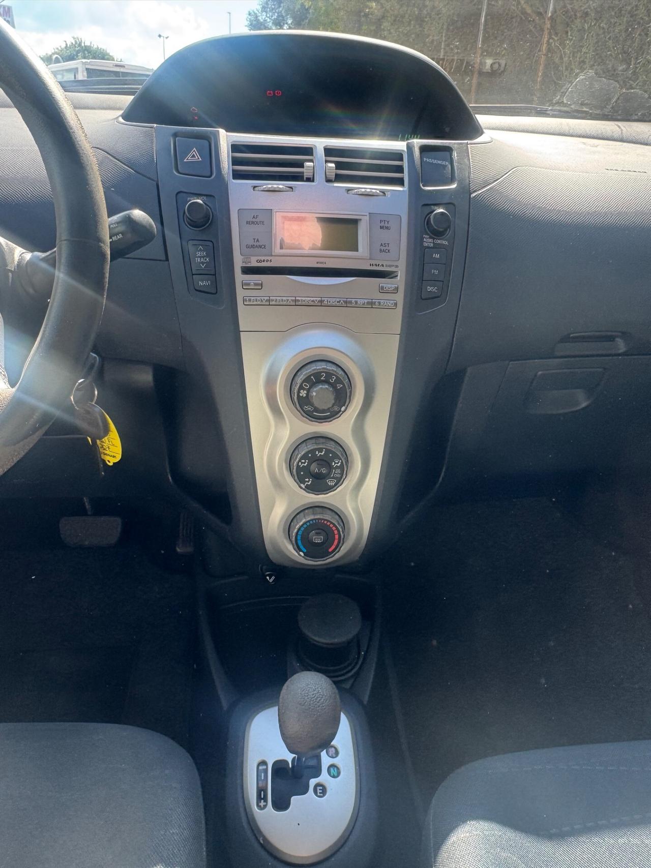 Toyota Yaris 1.3 5 porte automatica