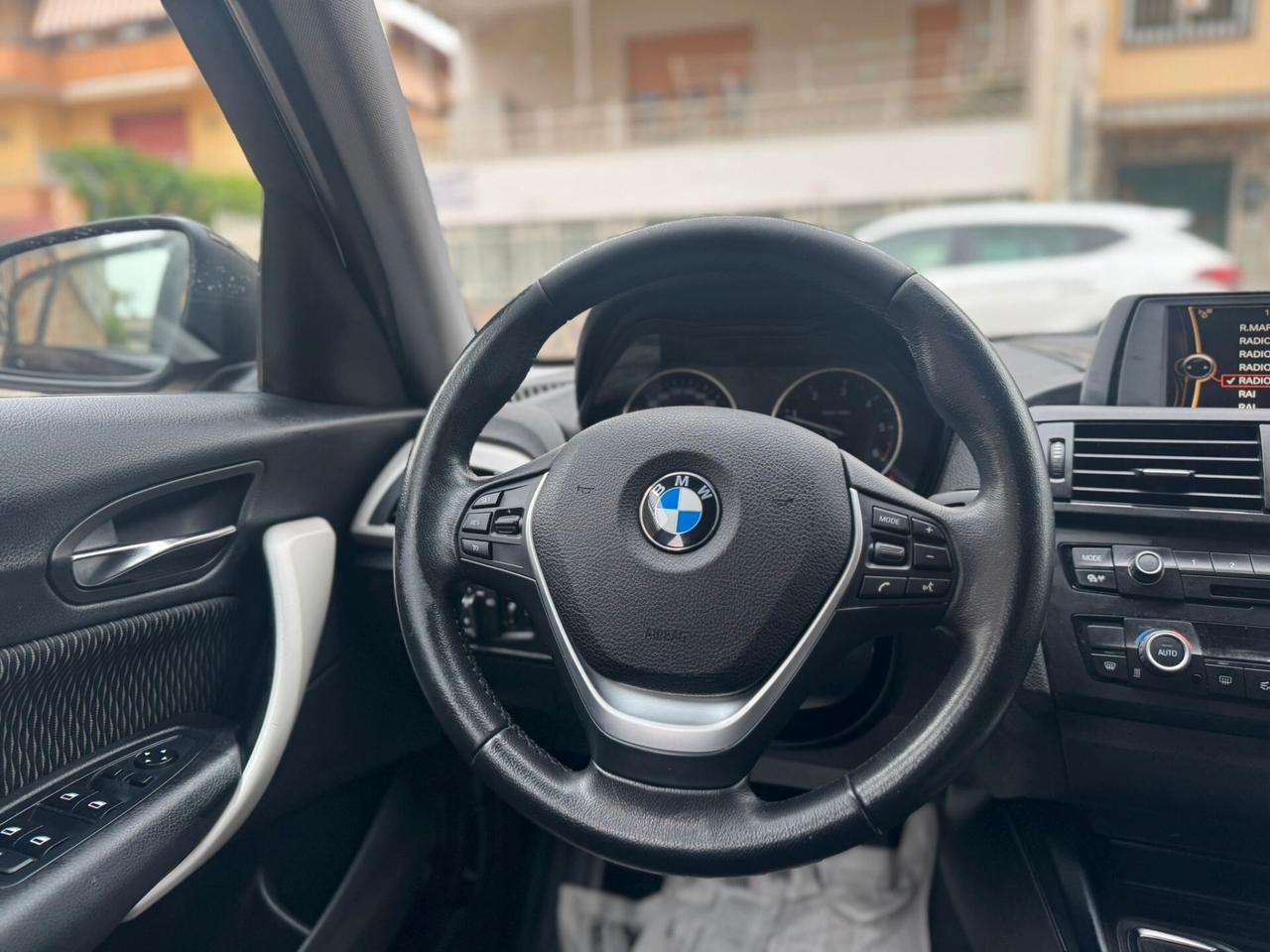 Bmw 116d 5p. Efficient Dynamics Urban