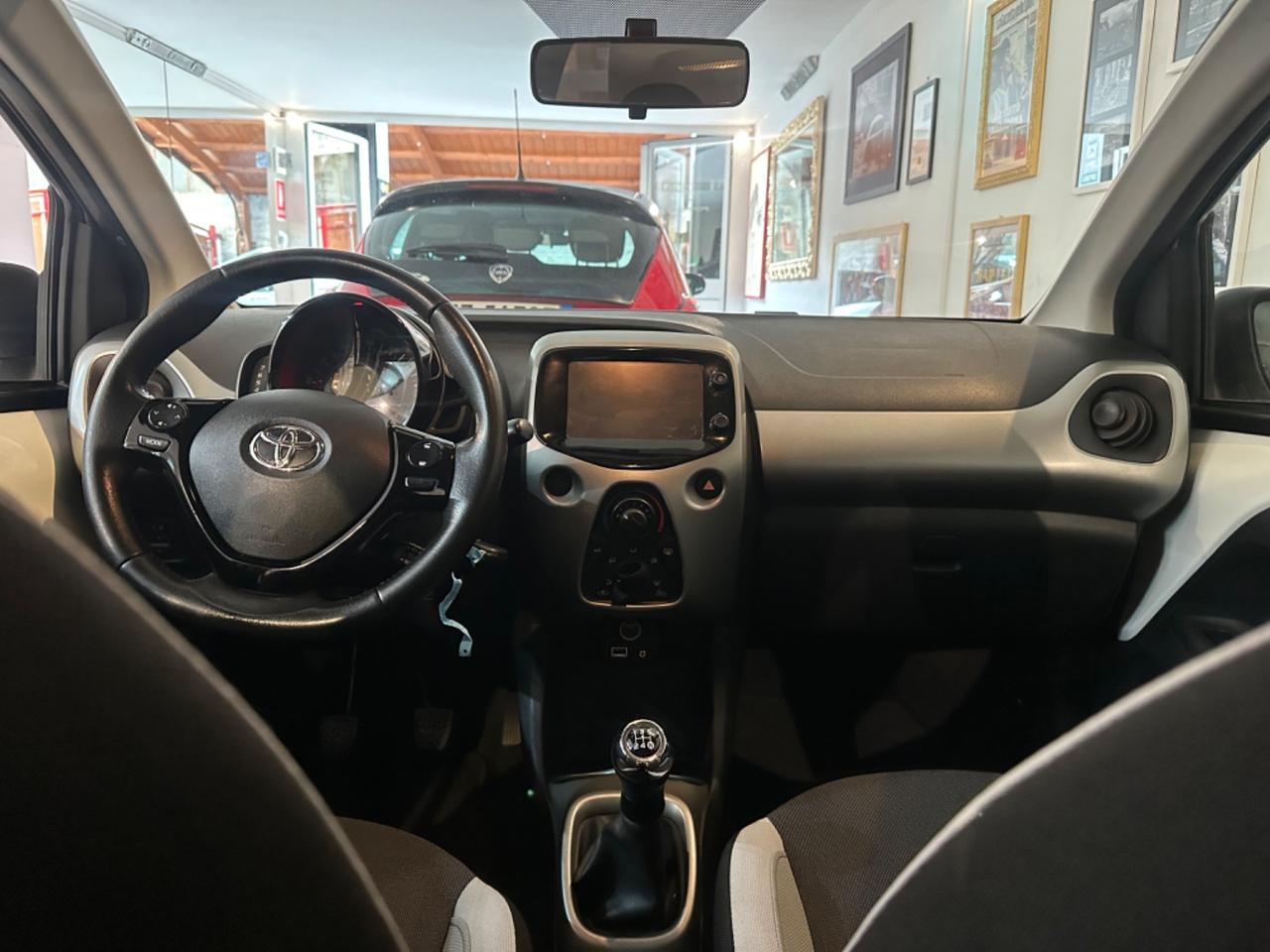 Toyota Aygo 1.0 VVT-i 69 CV 5 porte x-clusiv GARANZIA