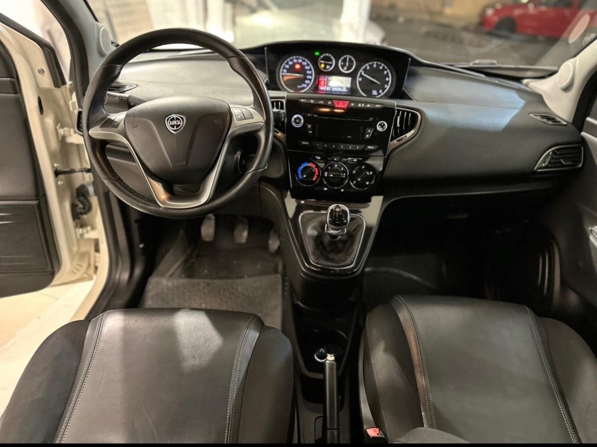 Lancia Ypsilon 1.2 69 CV 5 porte GPL Ecochic Silver