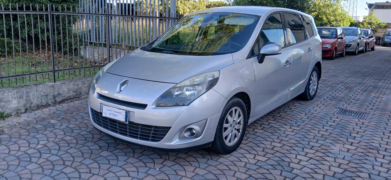 Renault Gran Scenic 7 posti neopatentati