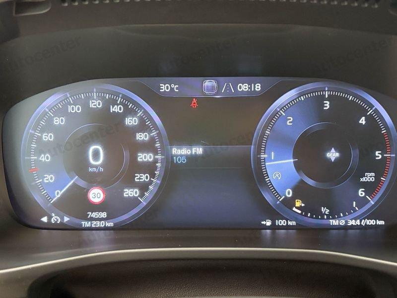 Volvo XC40 D3 150CV MAN MOMENTUM