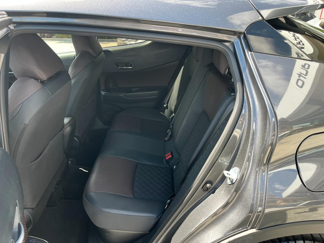 Toyota C-HR 1.8 Hybrid E-CVT Lounge