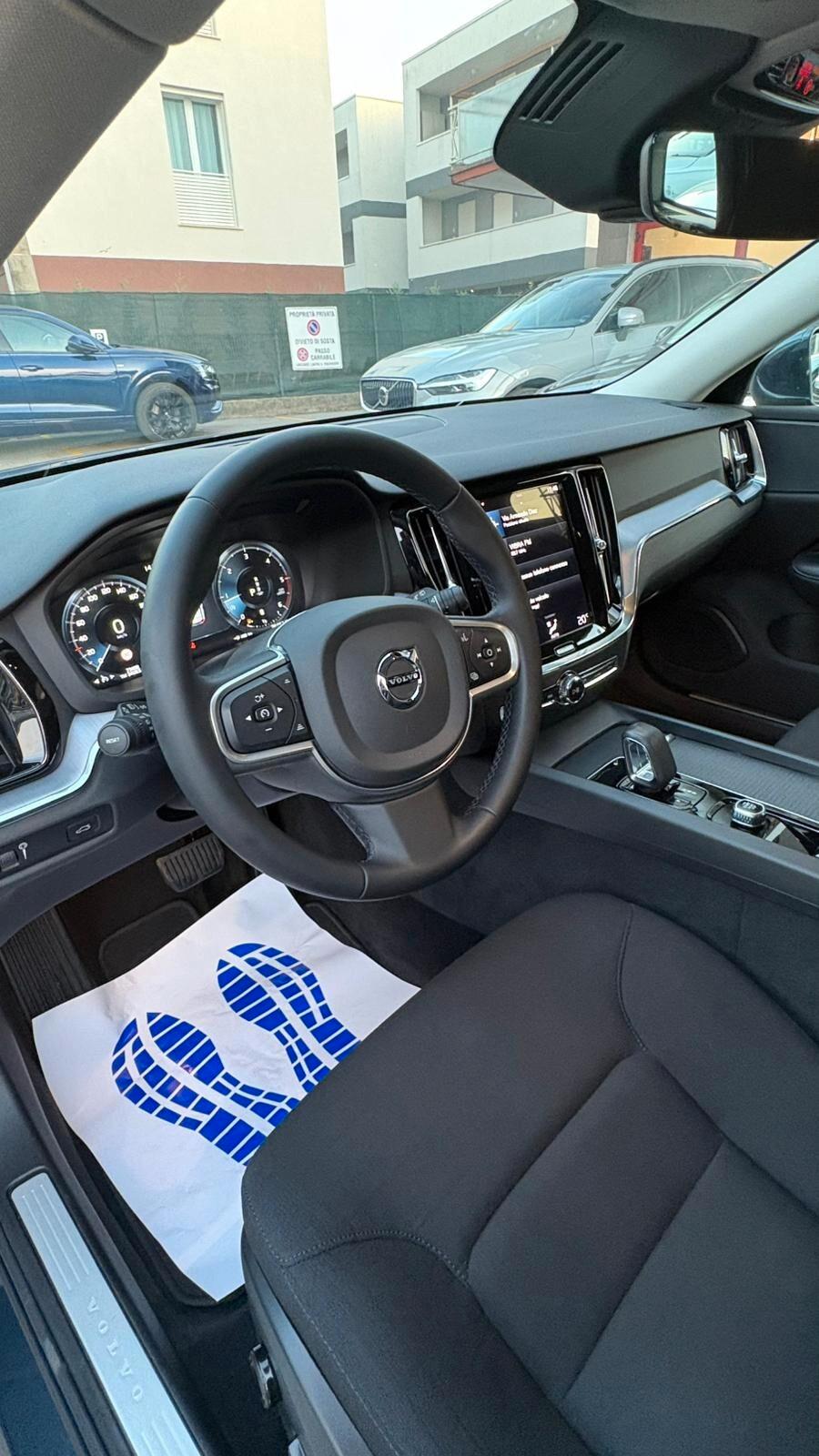 Volvo V60 B4 (d) Geartronic Momentum Business Pro