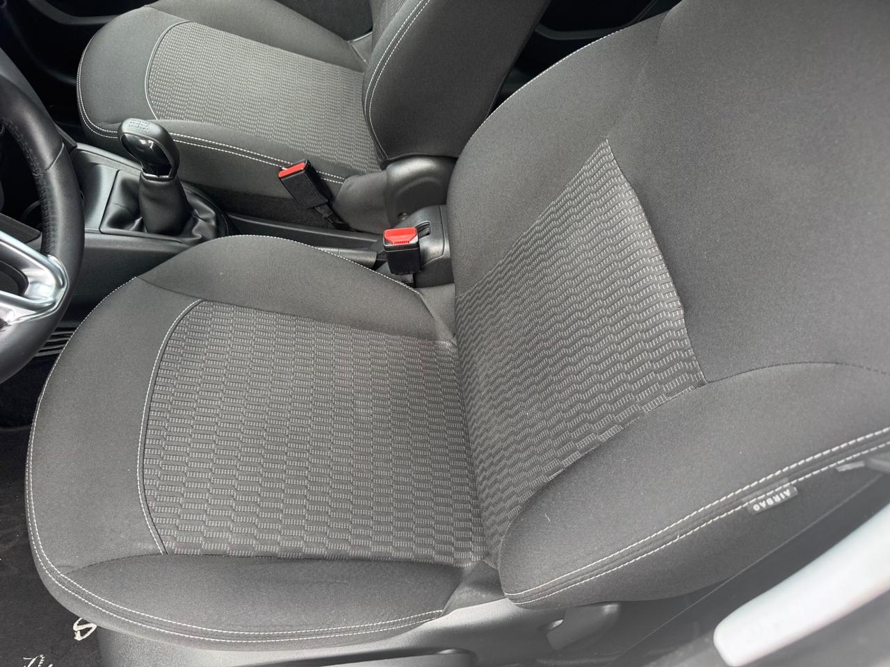 Peugeot 208 PureTech 82 5 porte neopatentati