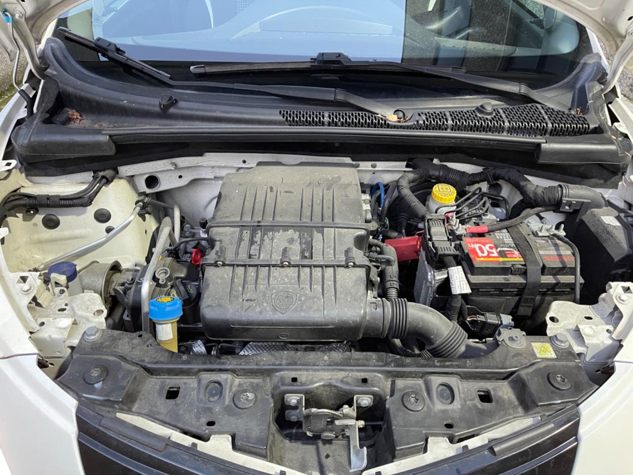 Lancia Ypsilon 1.2 benzina euro6b neopatentati