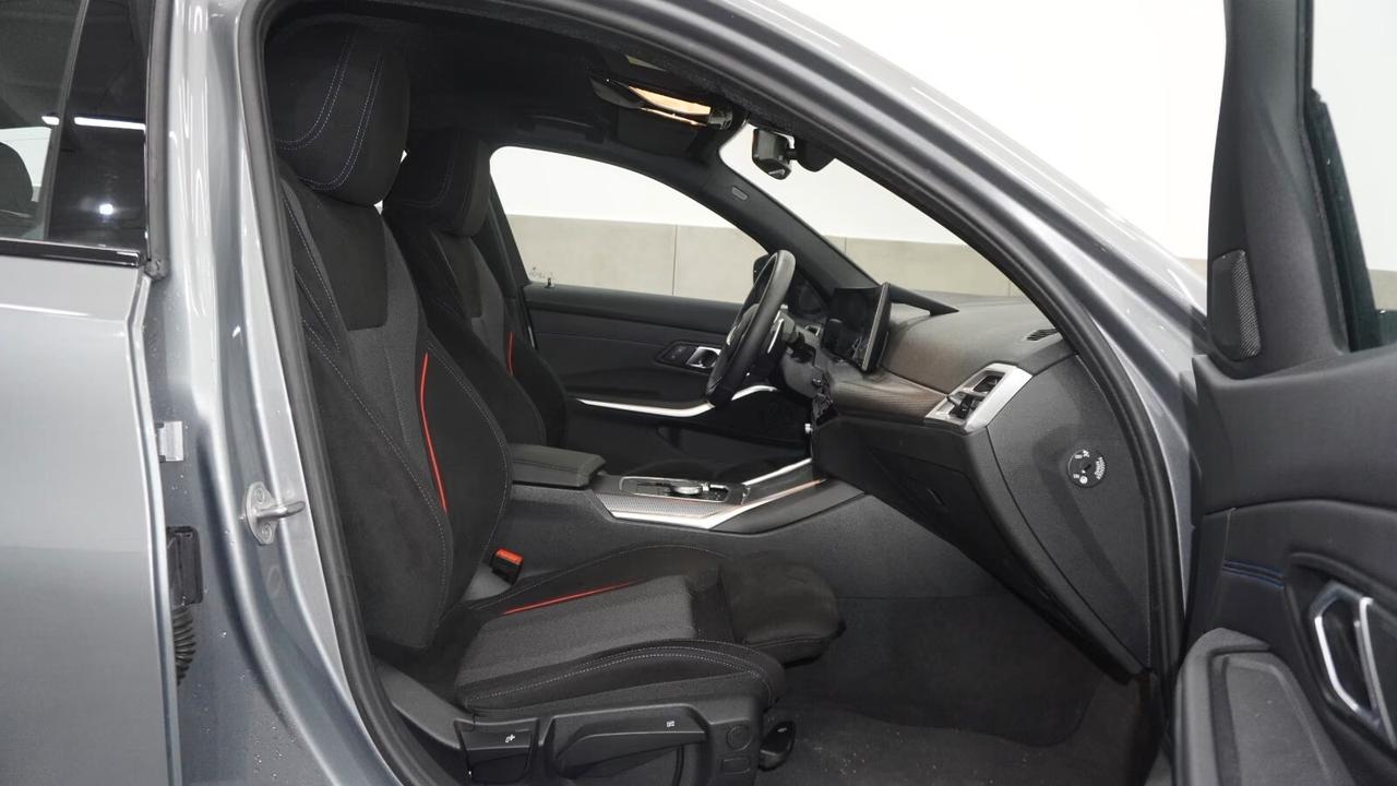 Bmw 330i xDrive Touring Msport ufficiale Bmw