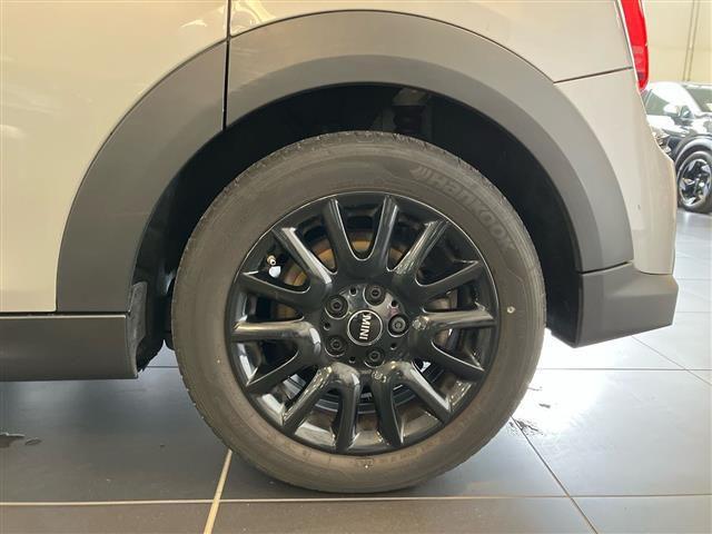 MINI Mini 5 Porte 1.5 Twin Power Turbo Cooper Essential