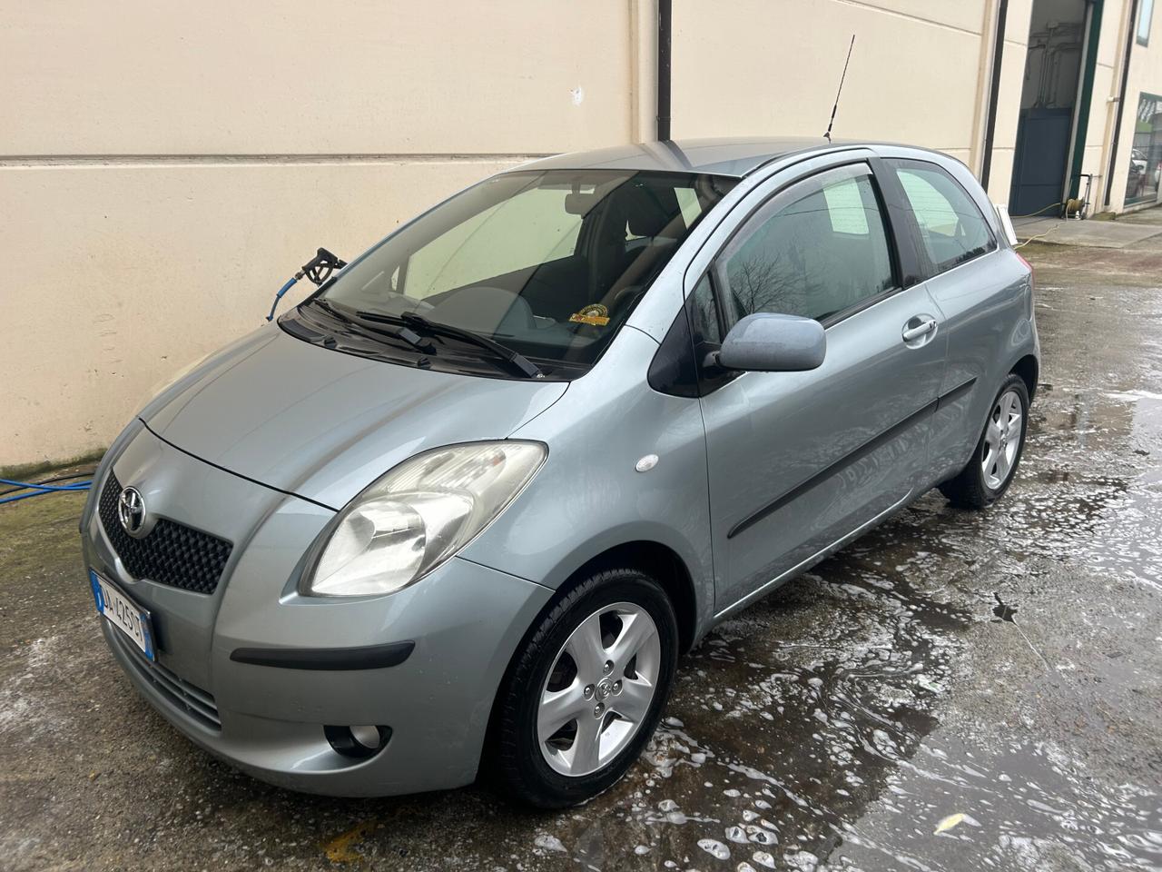 Toyota Yaris 1.0 3 porte