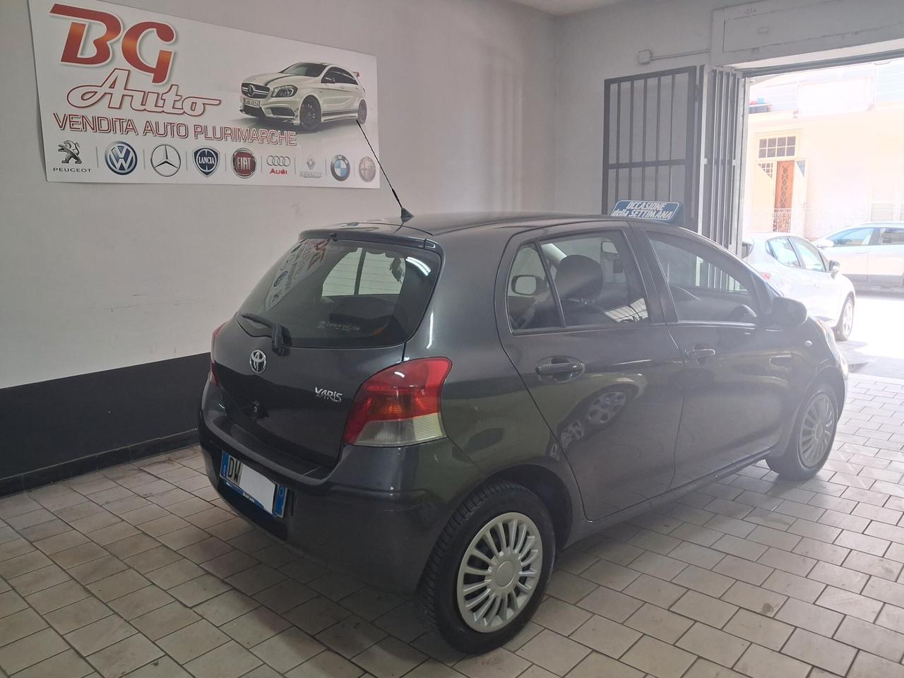 Toyota Yaris 1.0 ben 2009 unico prop