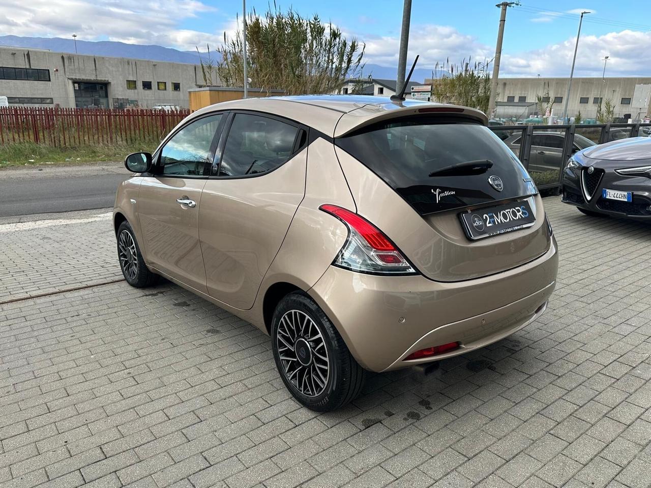 Lancia Ypsilon 1.0 firefly hybrid Maryne s&s 70cv