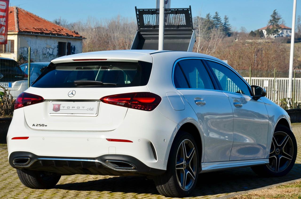 MERCEDES-BENZ A 250e PHEV PLUG IN PREMIUM AMG LINE 218cv AUTO, UNICOPROPRIETARIO, UFF ITALIANA, SERVICE MERCEDES, EURO 6D, RETROCAMERA, LUCI AMBIENTE A 64 COLORI, PERMUTE