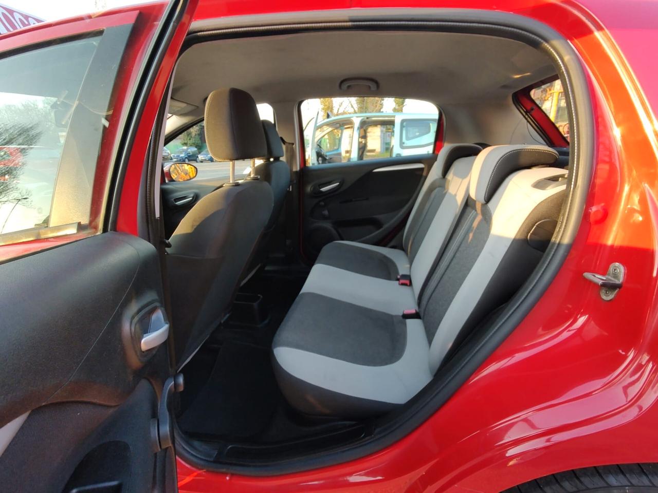 Fiat Punto 1.2 8V 5 porte Easy, EURO 5B, LEGGERMENTE GRANDINATA, OK NEOPATENTATI, GARANZIA L.12 MESI