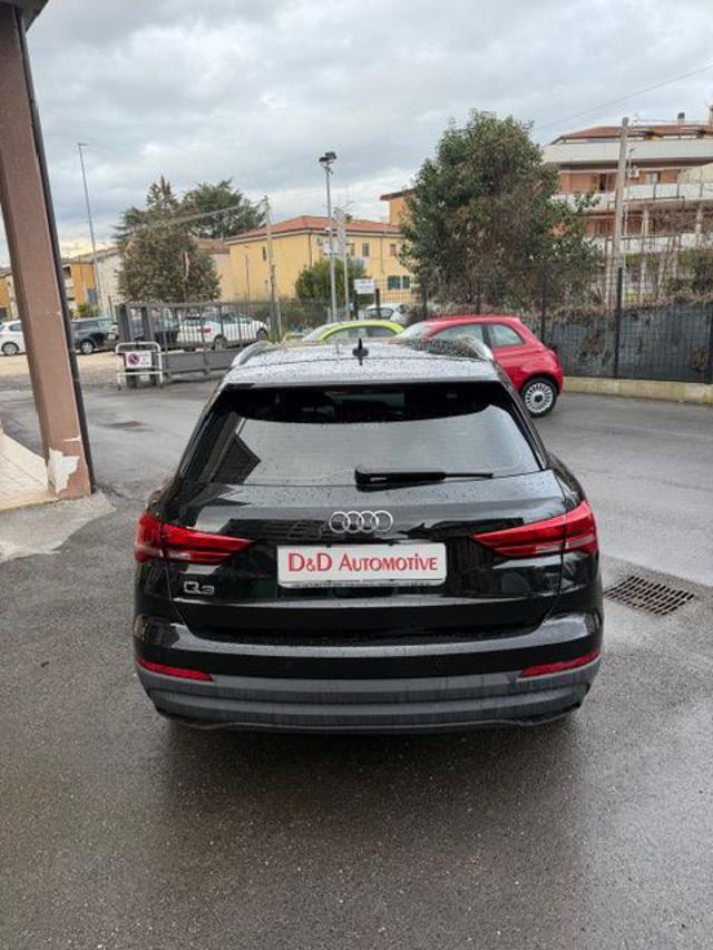 AUDI Q3 35 TDI quattro S tronic Business Advanced