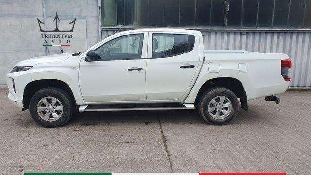 Mitsubishi L200 d.cab 2.3d Invite 4wd 150cv