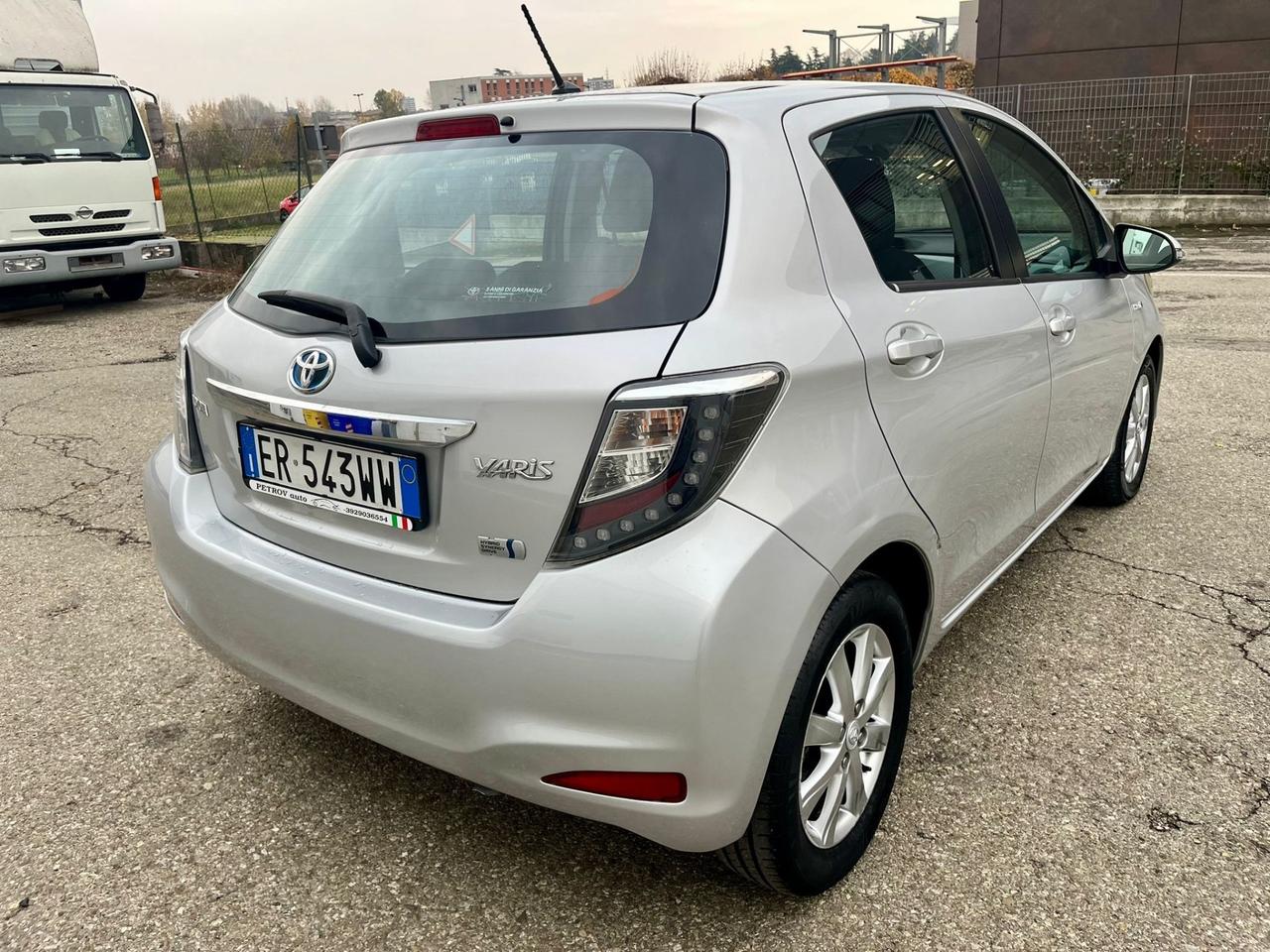 Toyota Yaris 1.5 Hybrid 104.000km 2013 perfetta