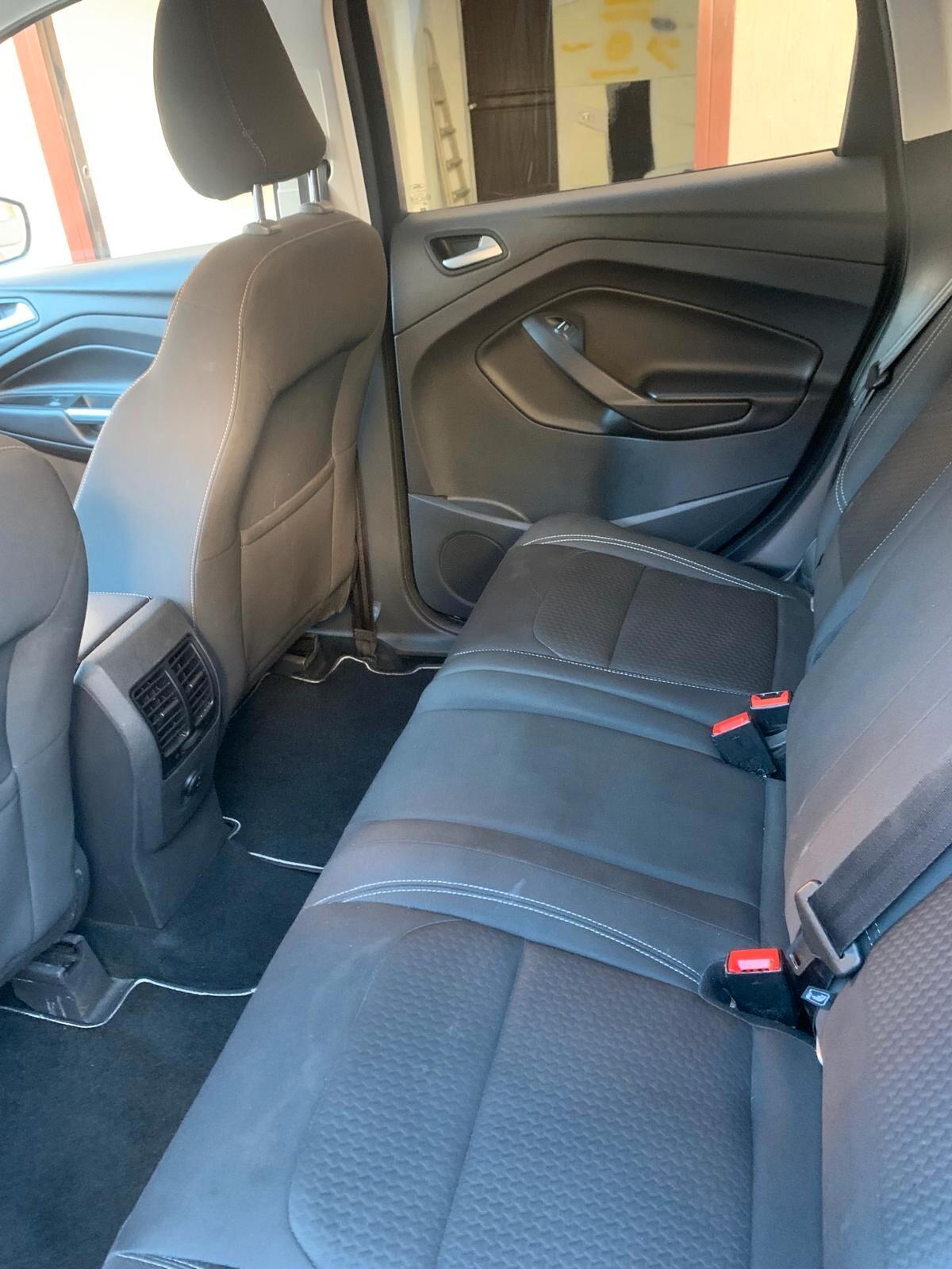 Ford Kuga 2.0 TDCI 150 CV S&S 4WD Powershift Vignale