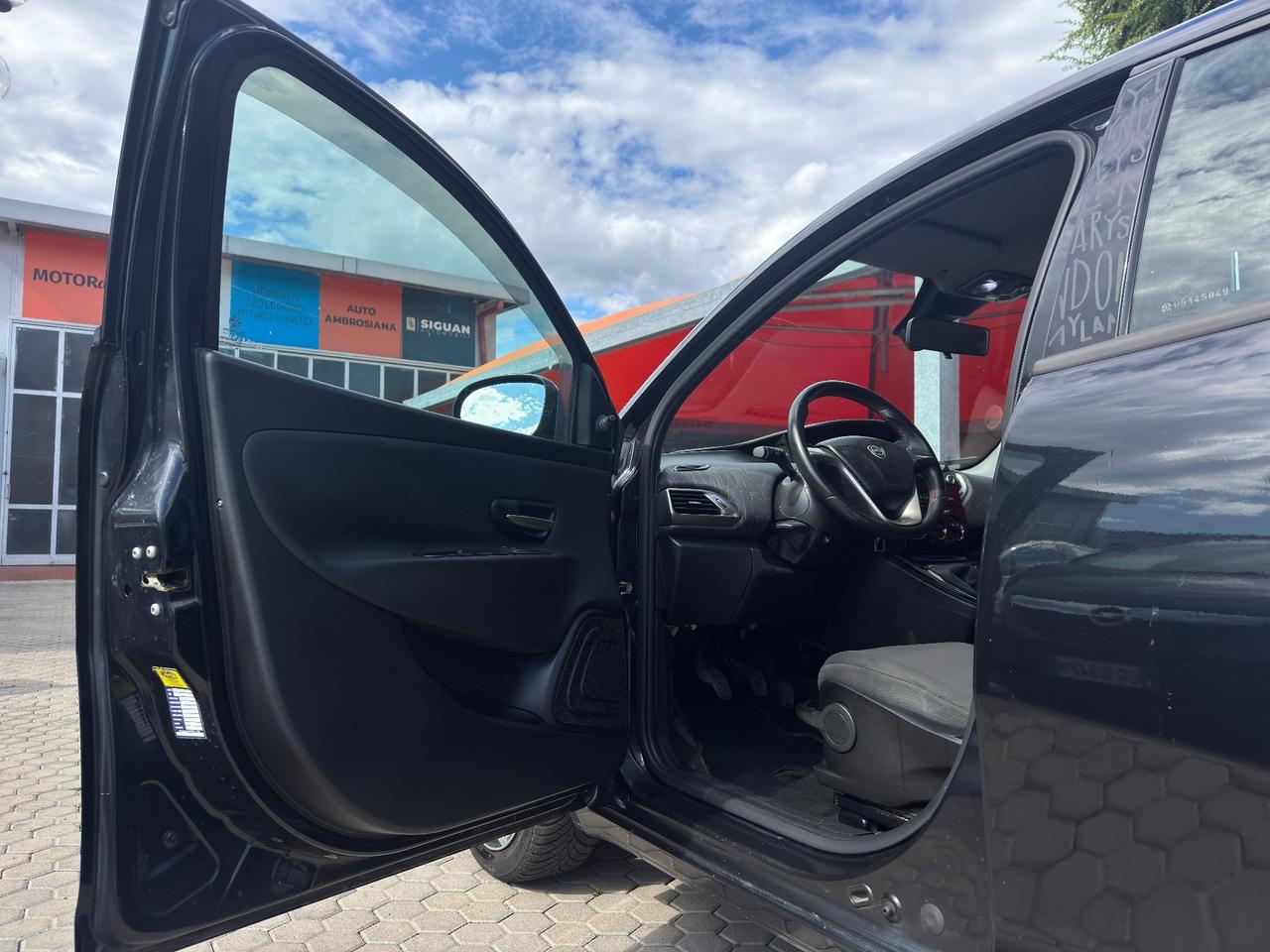 Lancia Ypsilon 1.2 69 CV 5 porte GPL Ecochic Elefantino
