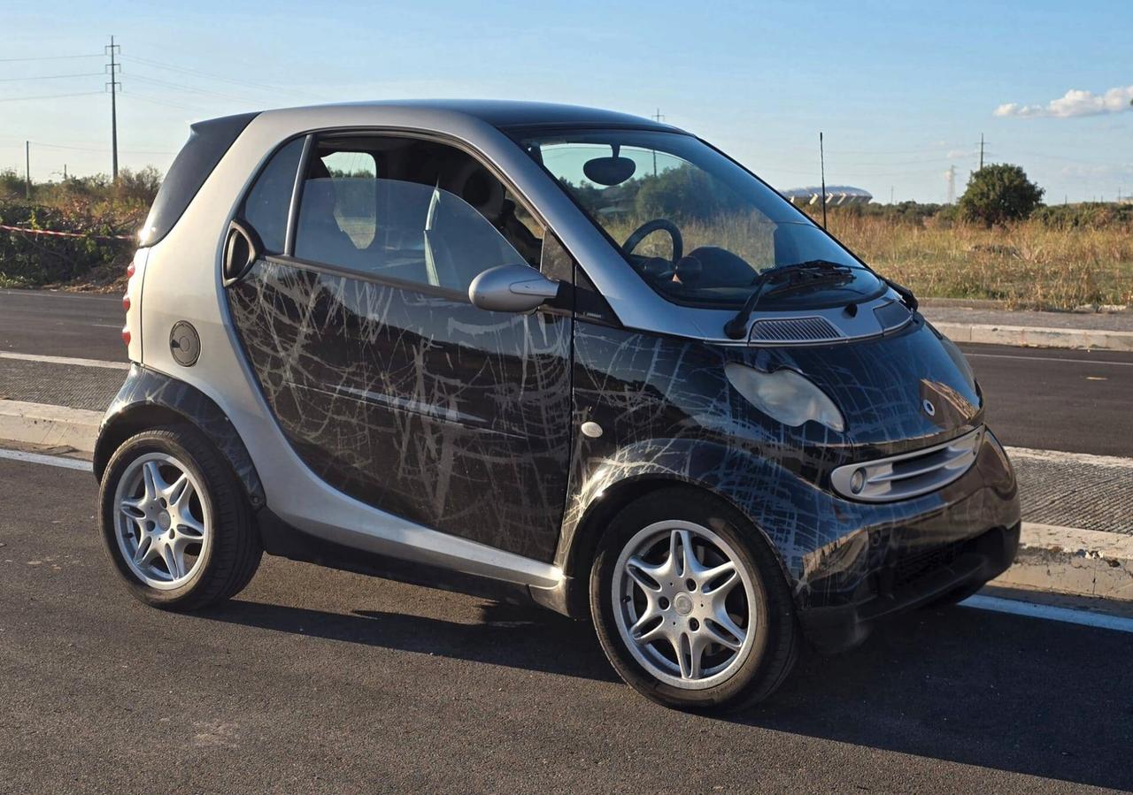 Smart 700 city-coupé pure (45 kW)