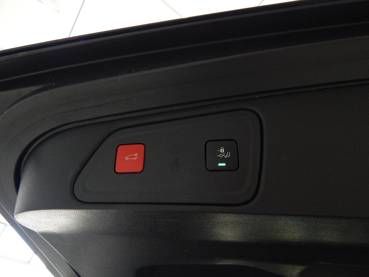 Peugeot 3008 1.5 bluehdi GT S&S AT8 TETTO-NAVI-PELLE-RADAR-LED