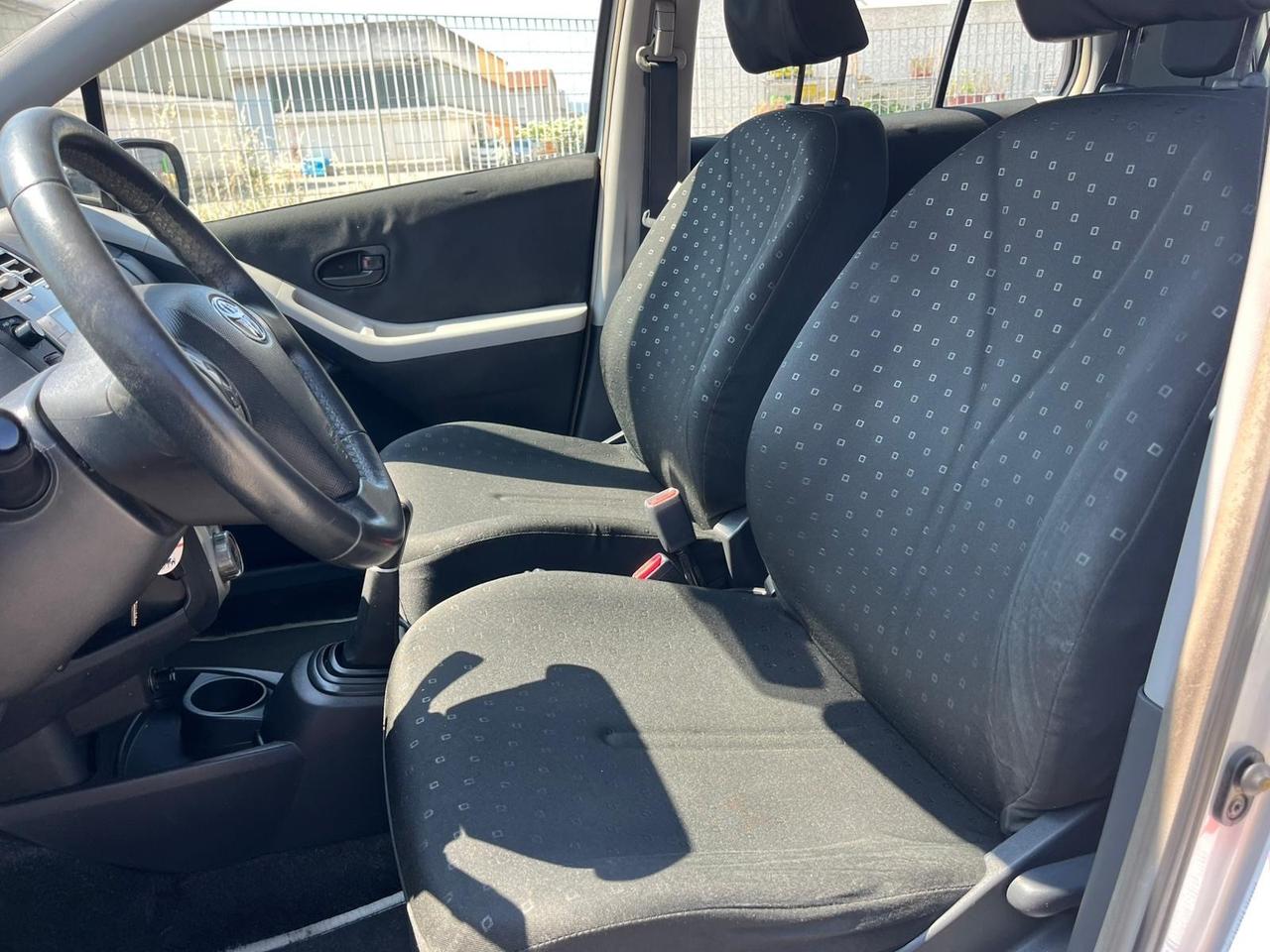 Toyota Yaris 1.0 5 porte Now
