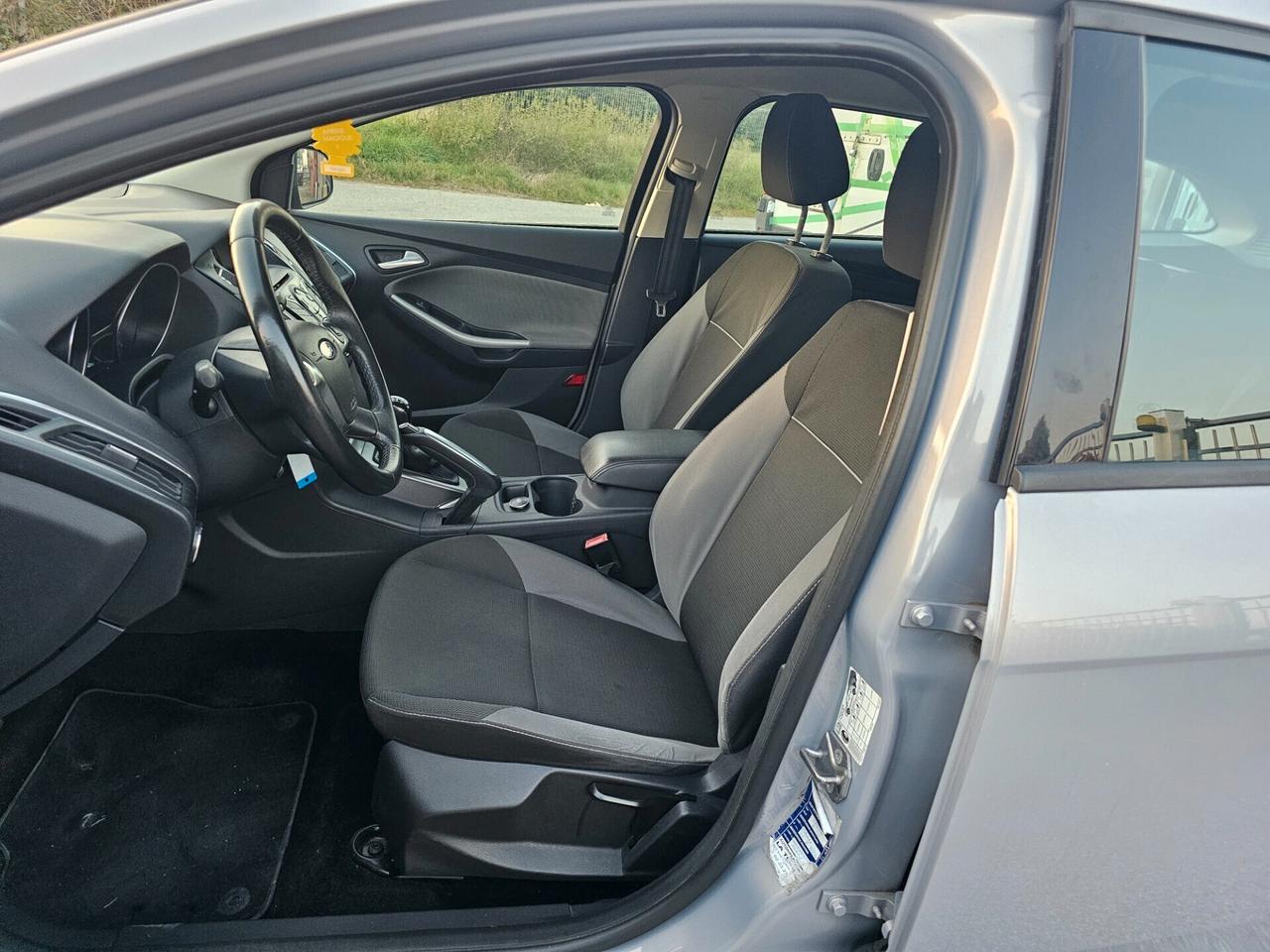 Ford Focus 1.6 benzina