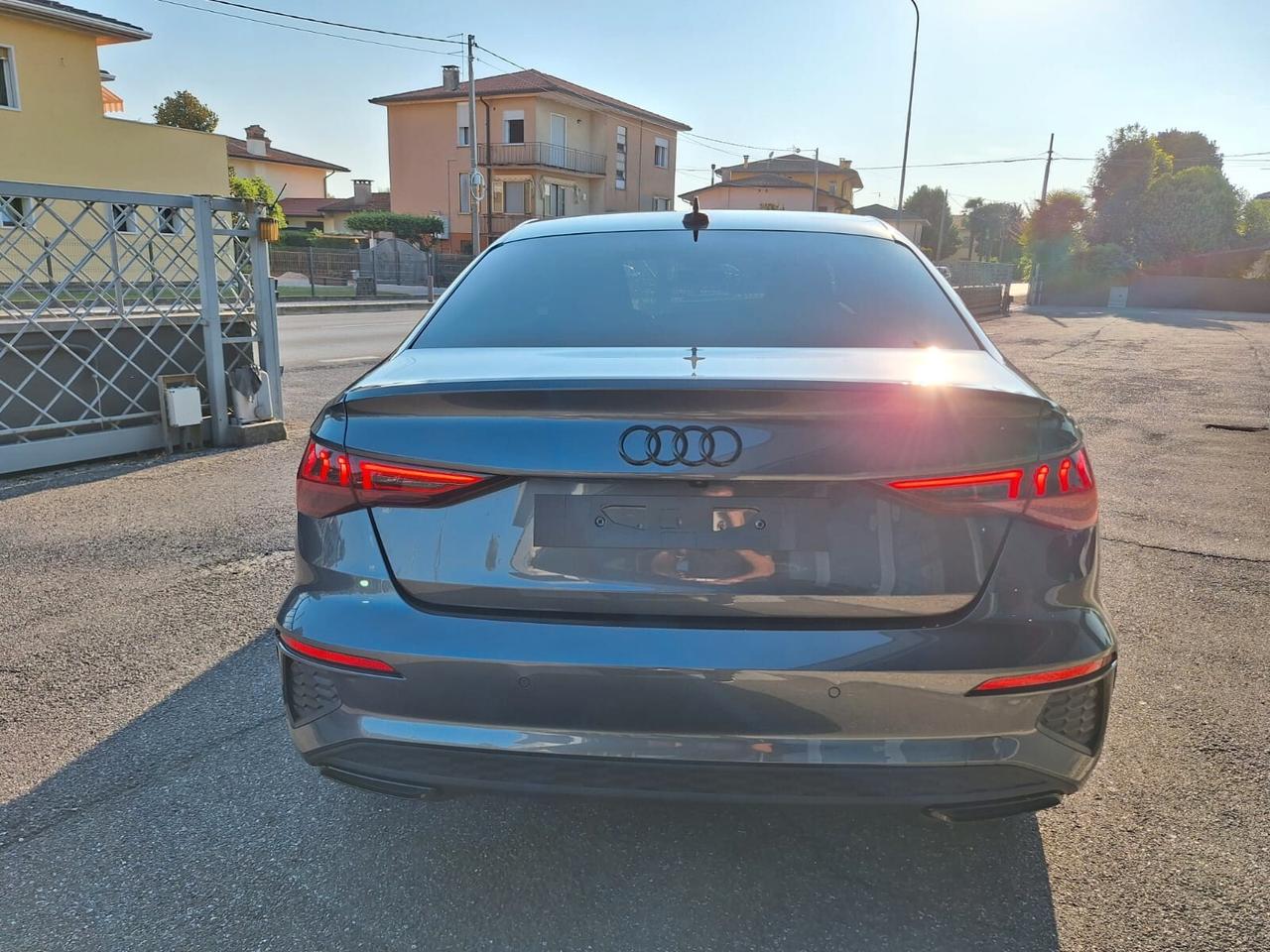 Audi A3 Sedan 35 TDI S tronic line edition