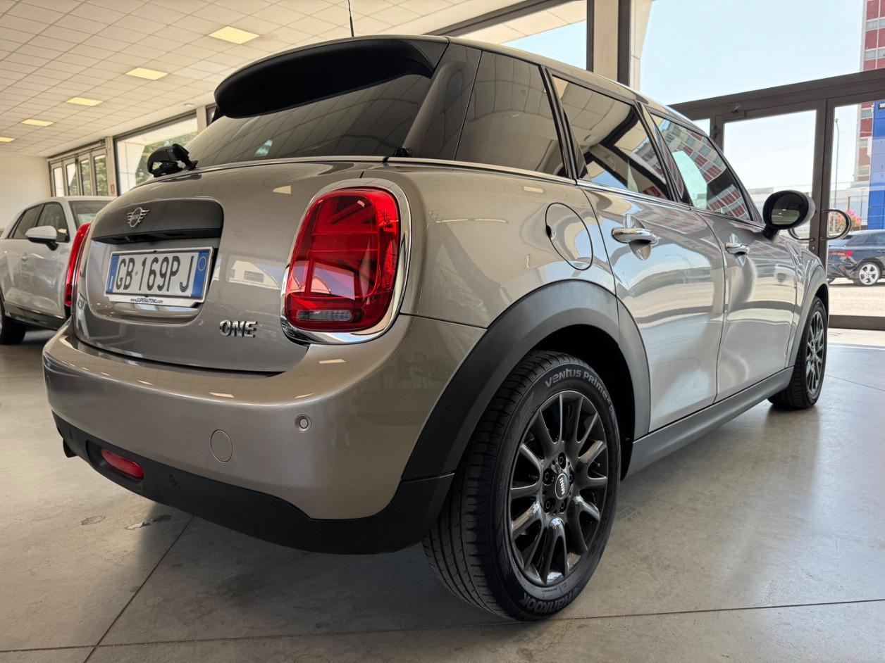 Mini One Baker Street 5 porte 1.5 Twin Power Turbo 75cv