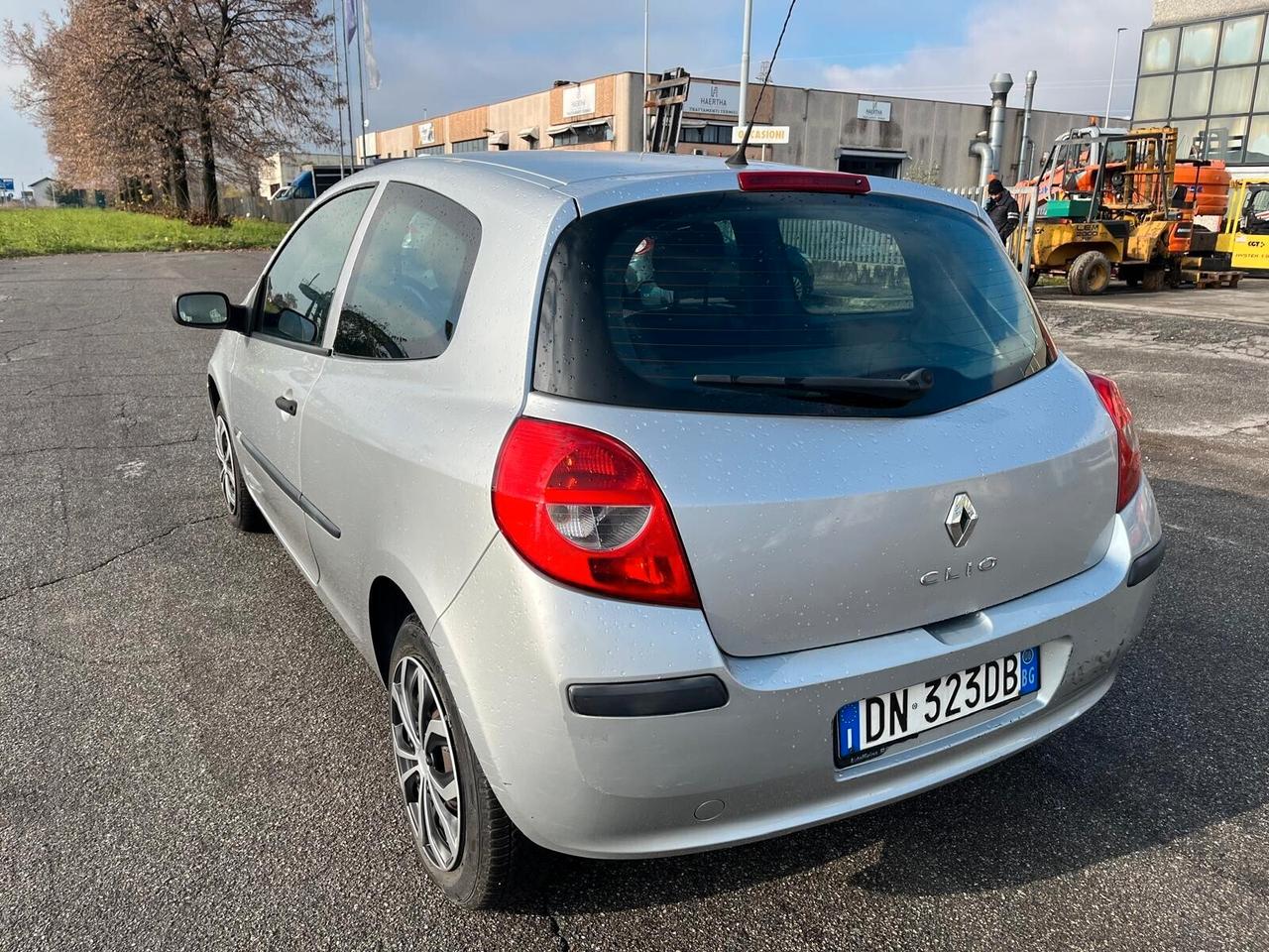 Renault Clio 1.1 3P 4U PACK