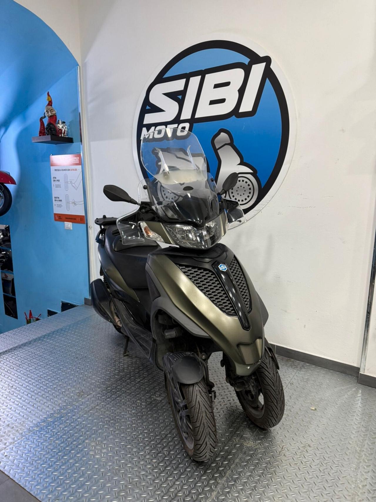 Piaggio MP3 300