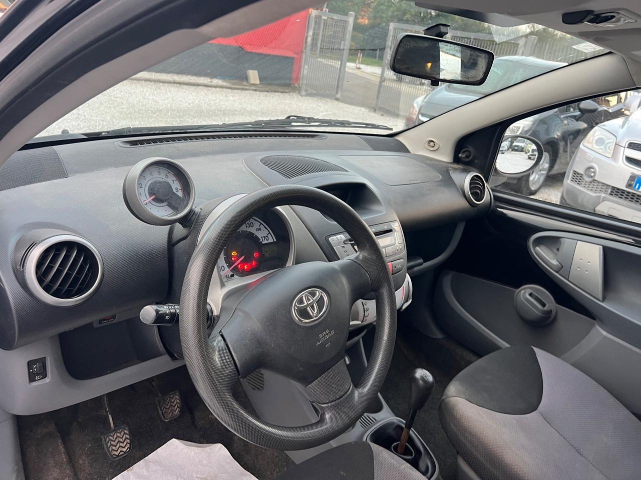 Toyota Aygo 1.0 12V VVT-i 5 porte Sol