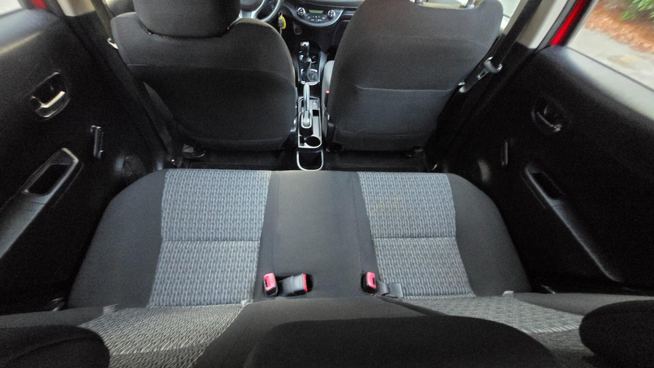 Toyota Yaris 1.0 5 porte Lounge