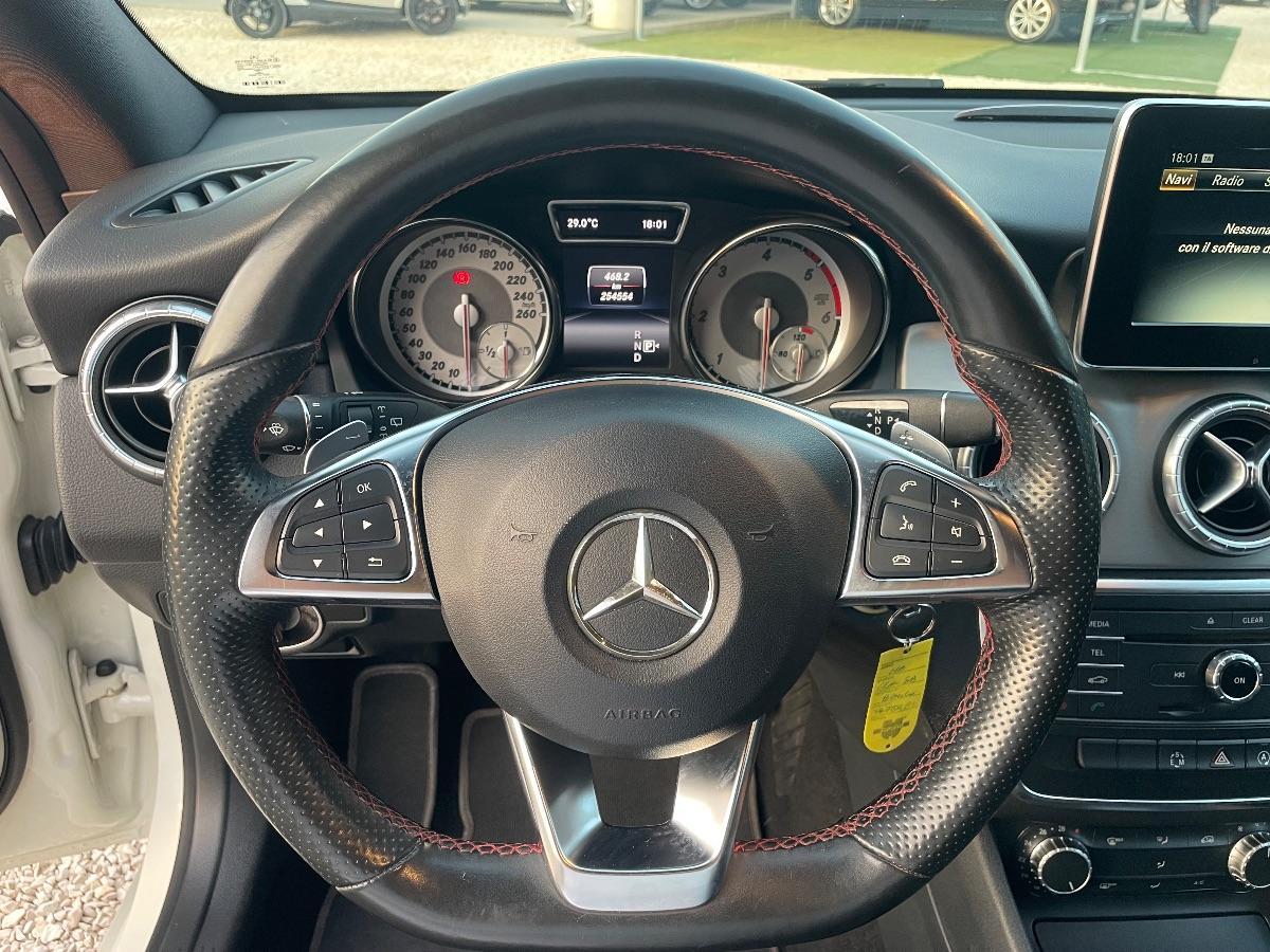 MERCEDES - Classe CLA - CLA 220 d Automatic Premium Dark Night