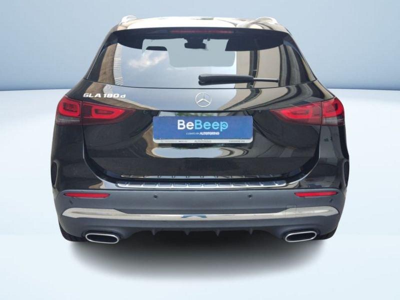 Mercedes-Benz GLA 180 D PREMIUM AUTO