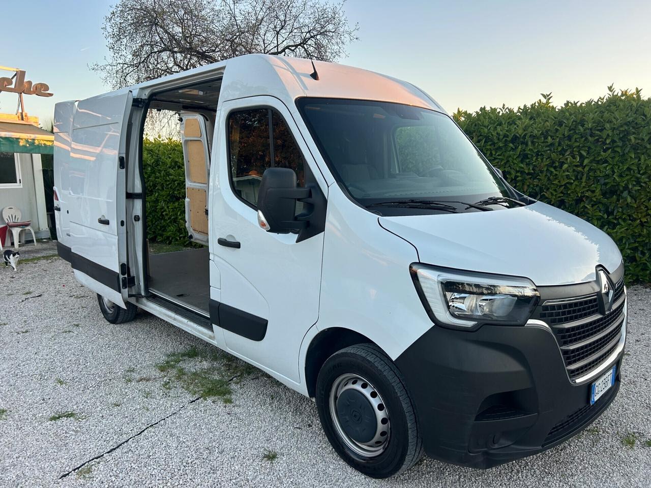 Renault Master T35 2.3 dCi 135 PC-TM Furgone Ice L2H2