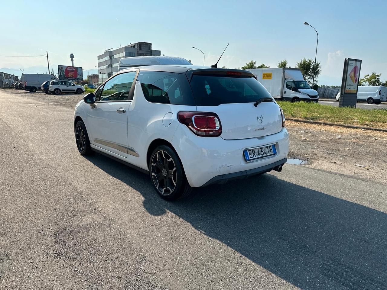 Ds DS3 DS 3 1.2 VTi 82 Just Black